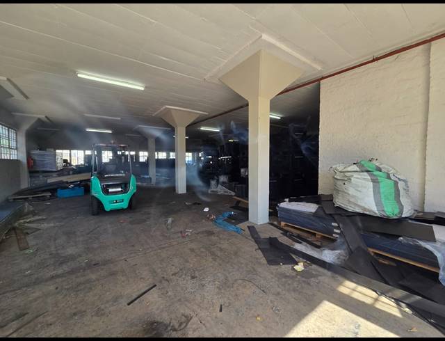 464M² WAREHOUSE TO LET IN PROSPECTON INDUSTRIAL